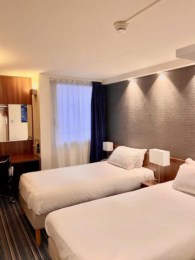 Holiday Inn Express Lille Centre By Ihg Bagian luar foto