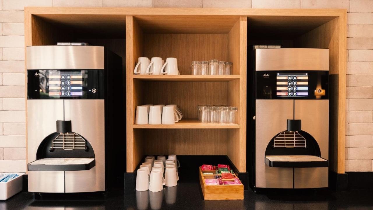 Holiday Inn Express Lille Centre By Ihg Bagian luar foto
