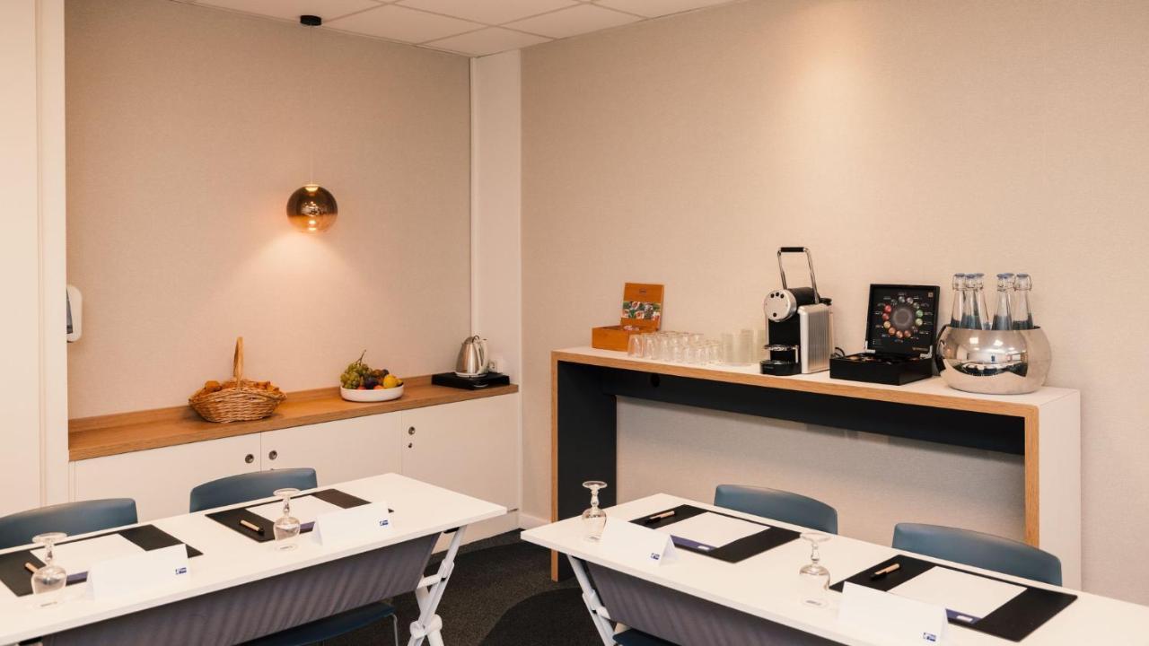 Holiday Inn Express Lille Centre By Ihg Bagian luar foto