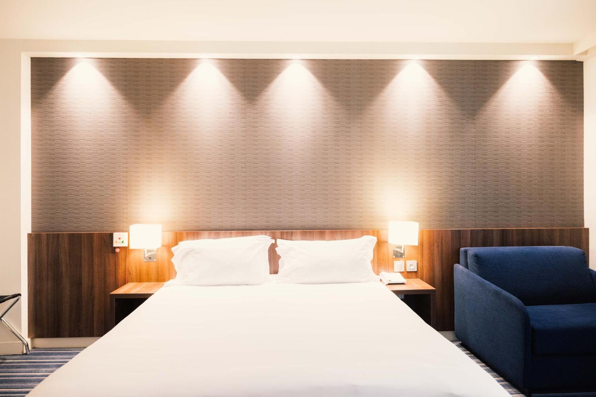 Holiday Inn Express Lille Centre By Ihg Bagian luar foto