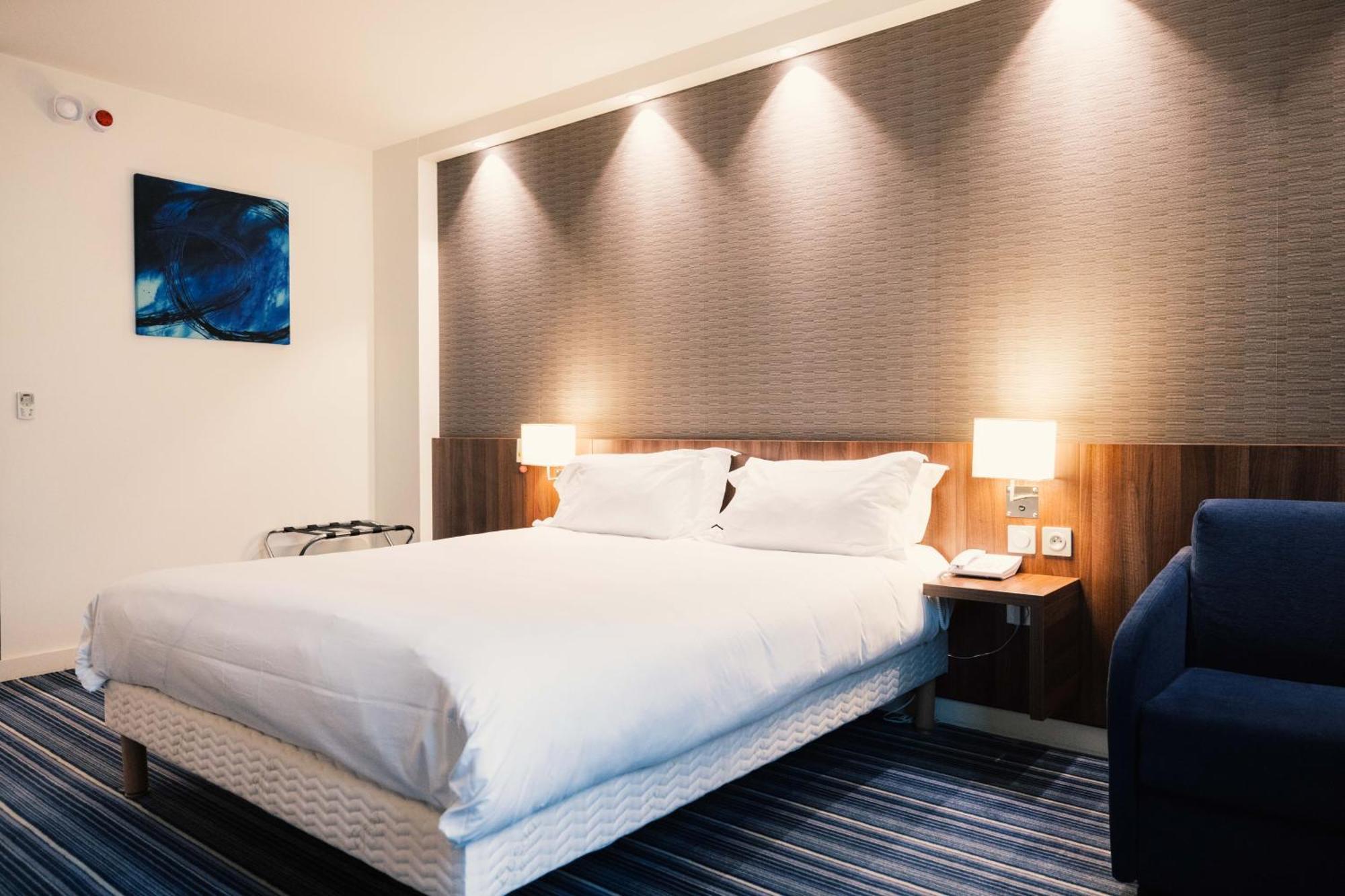 Holiday Inn Express Lille Centre By Ihg Bagian luar foto