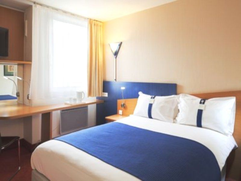 Holiday Inn Express Lille Centre By Ihg Bagian luar foto