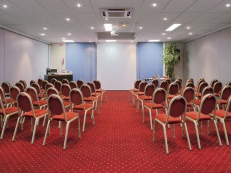 Holiday Inn Express Lille Centre By Ihg Bagian luar foto